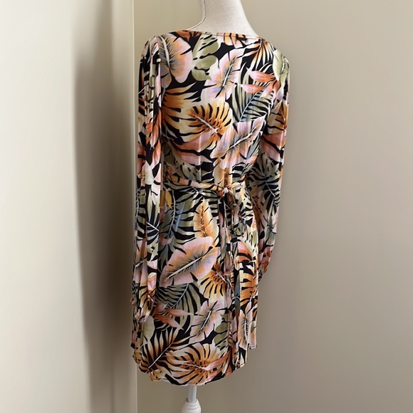 🆕 Billabong Romance Mini Dress - Picture 10 of 15